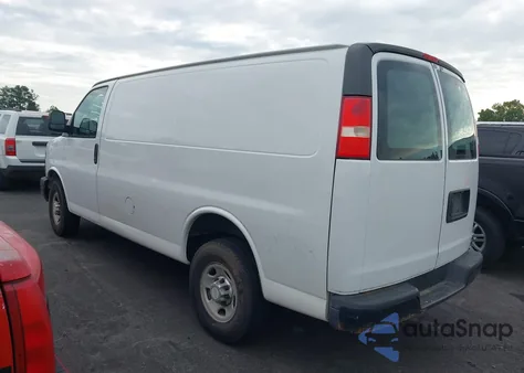 2012 Chevrolet Express 2500 Work Van z USA, uszkodzony, nr VIN 1GCWGFFA5C1124188